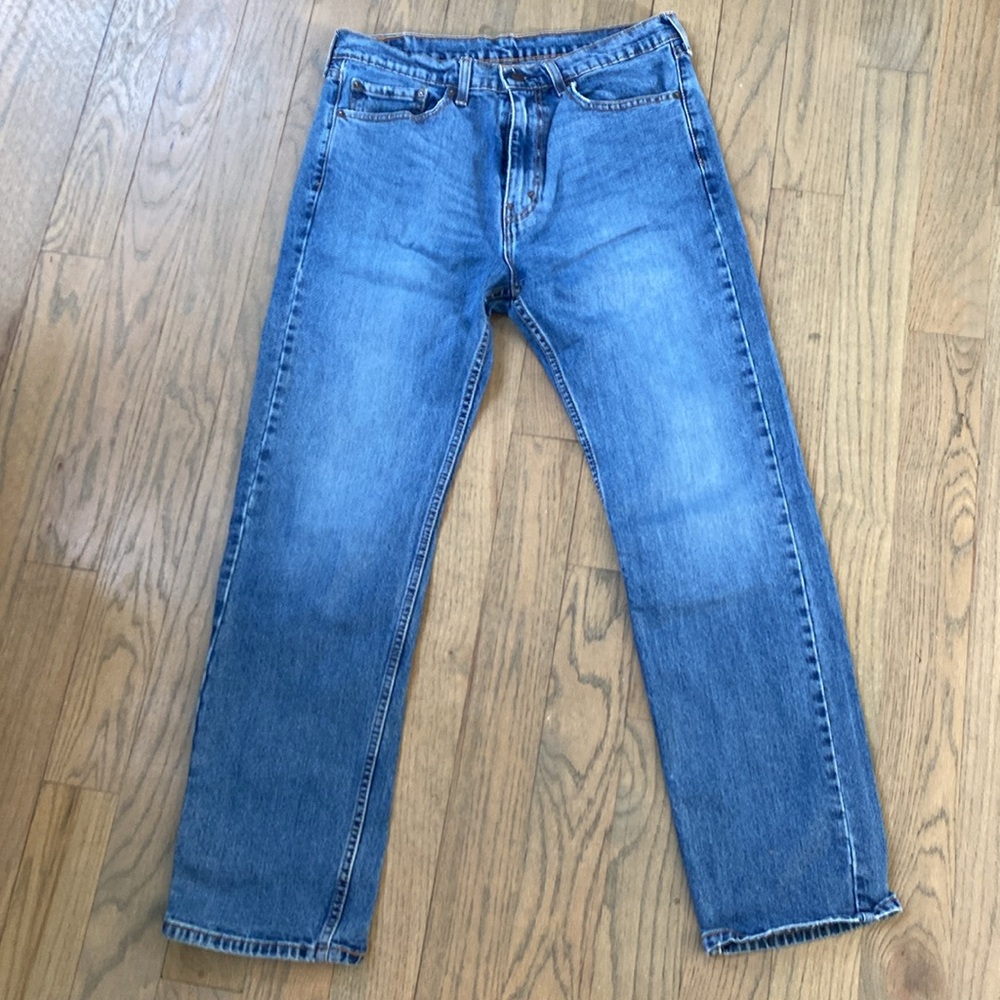 Men's 505 Levi's jeans, size W34 L32 in medium wash. Great condition!